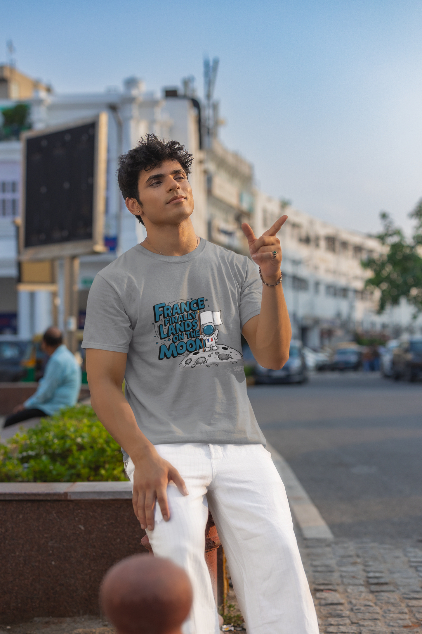 france finally land on the moon t-shirt