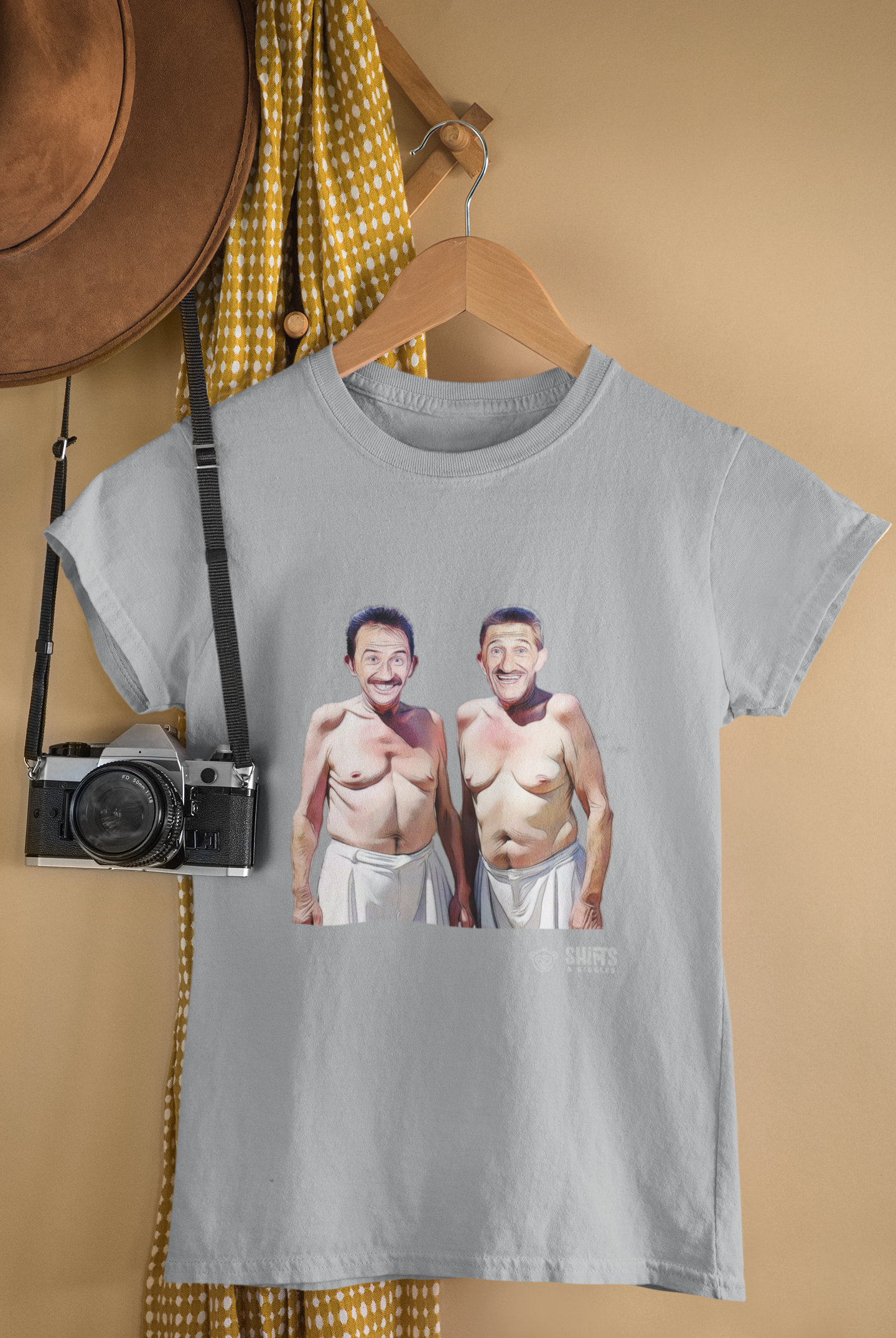 chuckle brothers - chuckling at the beach t-shirt