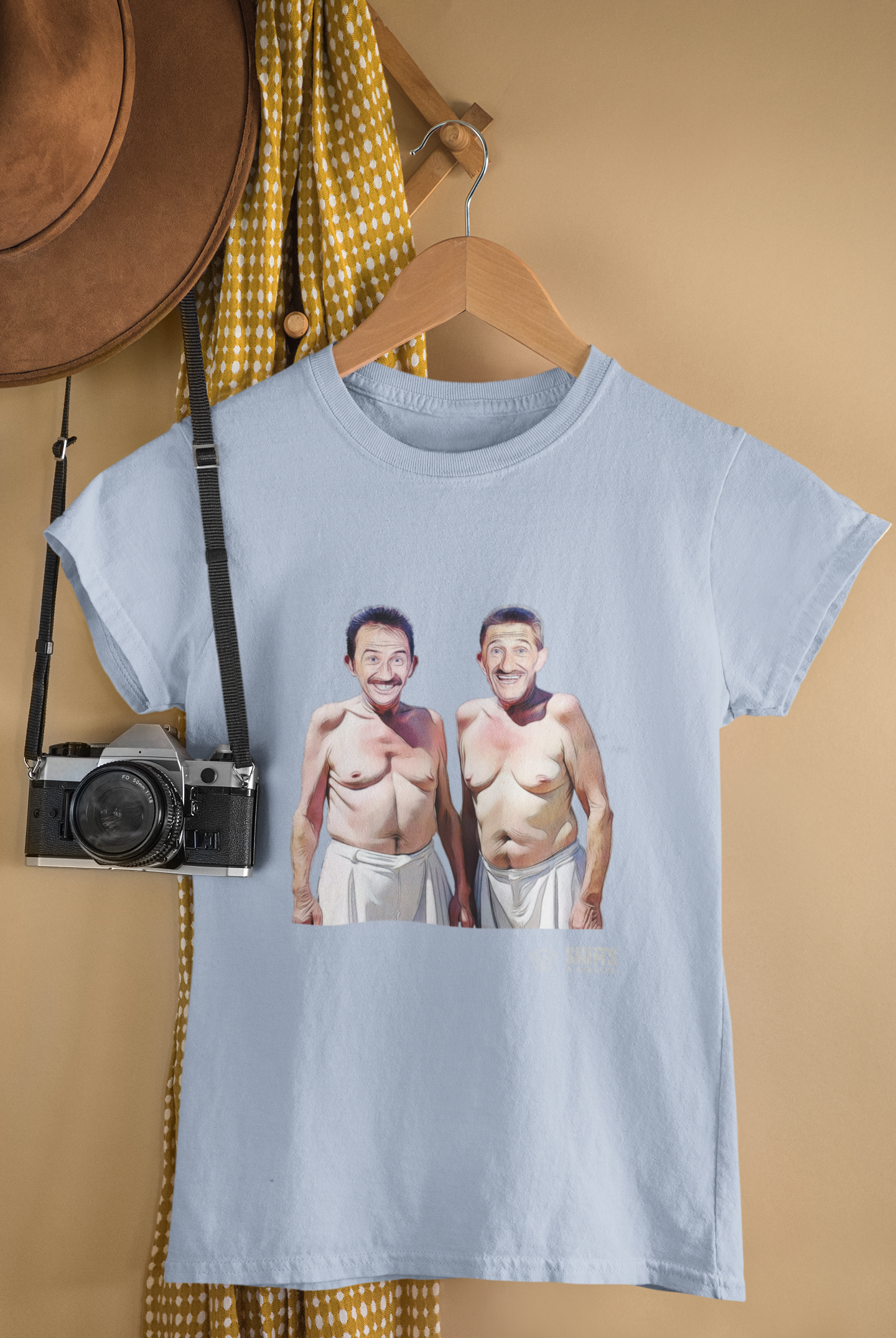 chuckle brothers - chuckling at the beach t-shirt