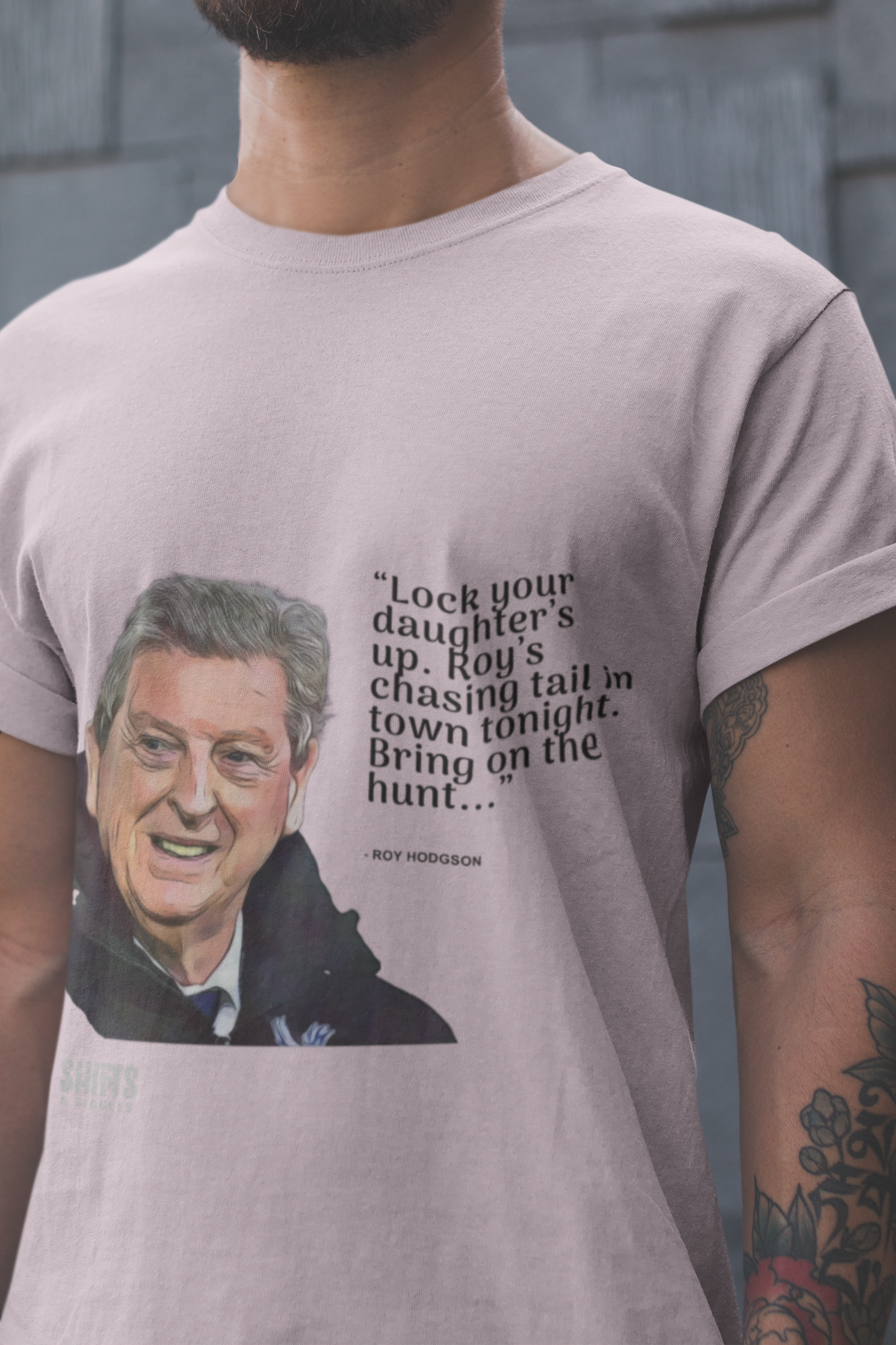 roy hodgson - chasing tail t-shirt